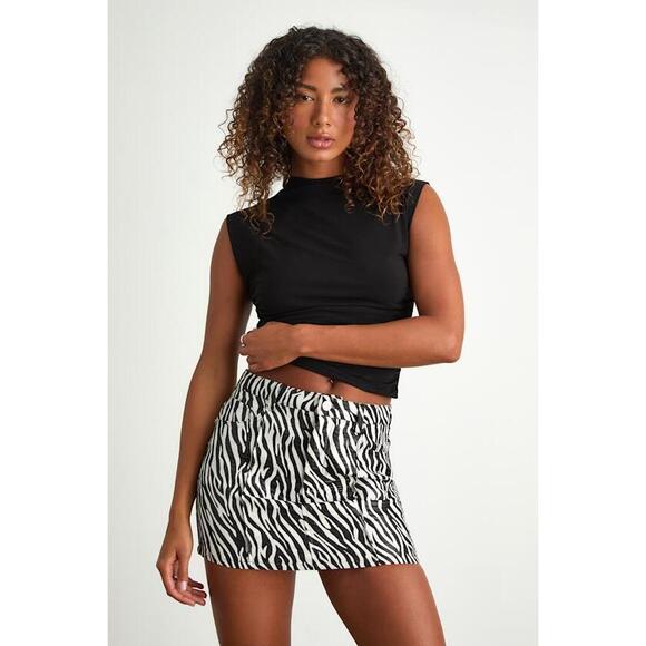Lulus Dresses & Skirts - Lulus Joan Black And White Zebra Mini Skirt - Size L